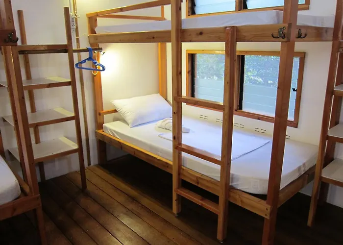 Eskapo Moalboal Hostel